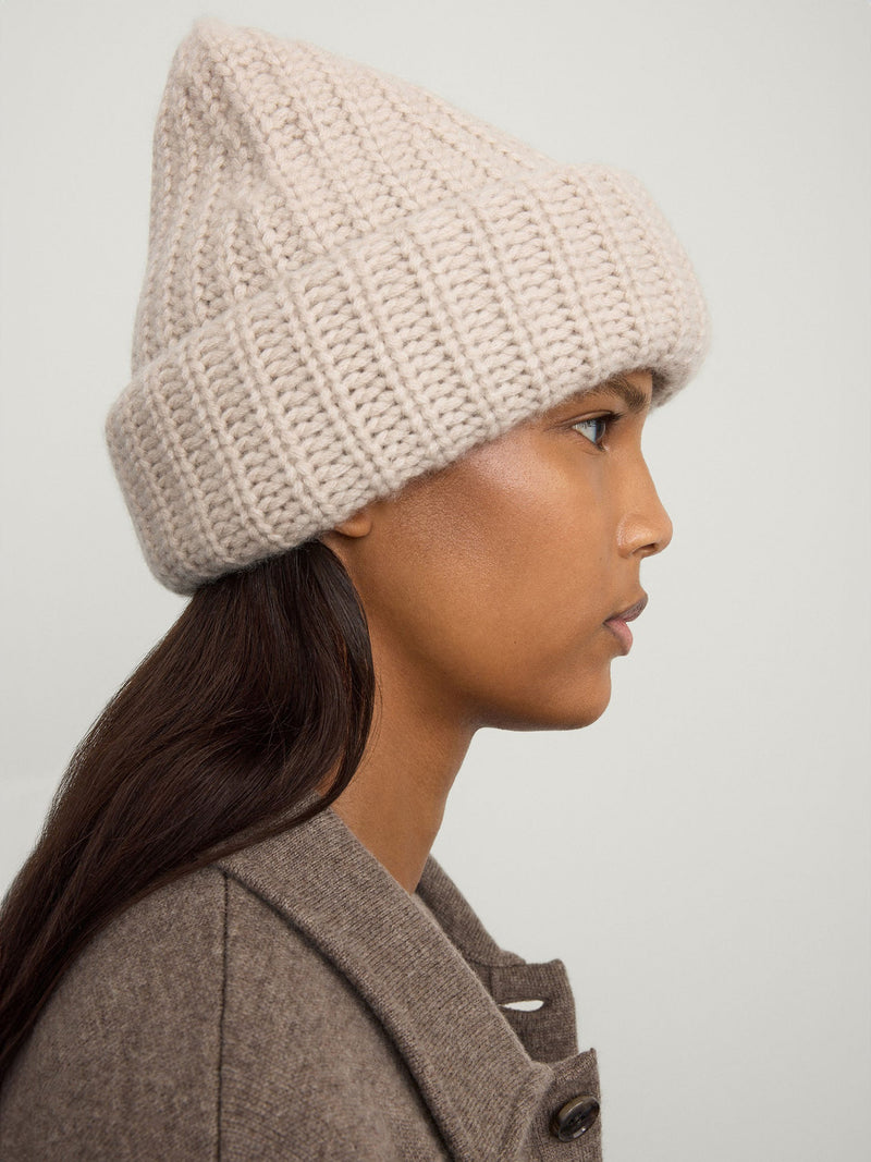 Beatris cashmere beanie, sand beige