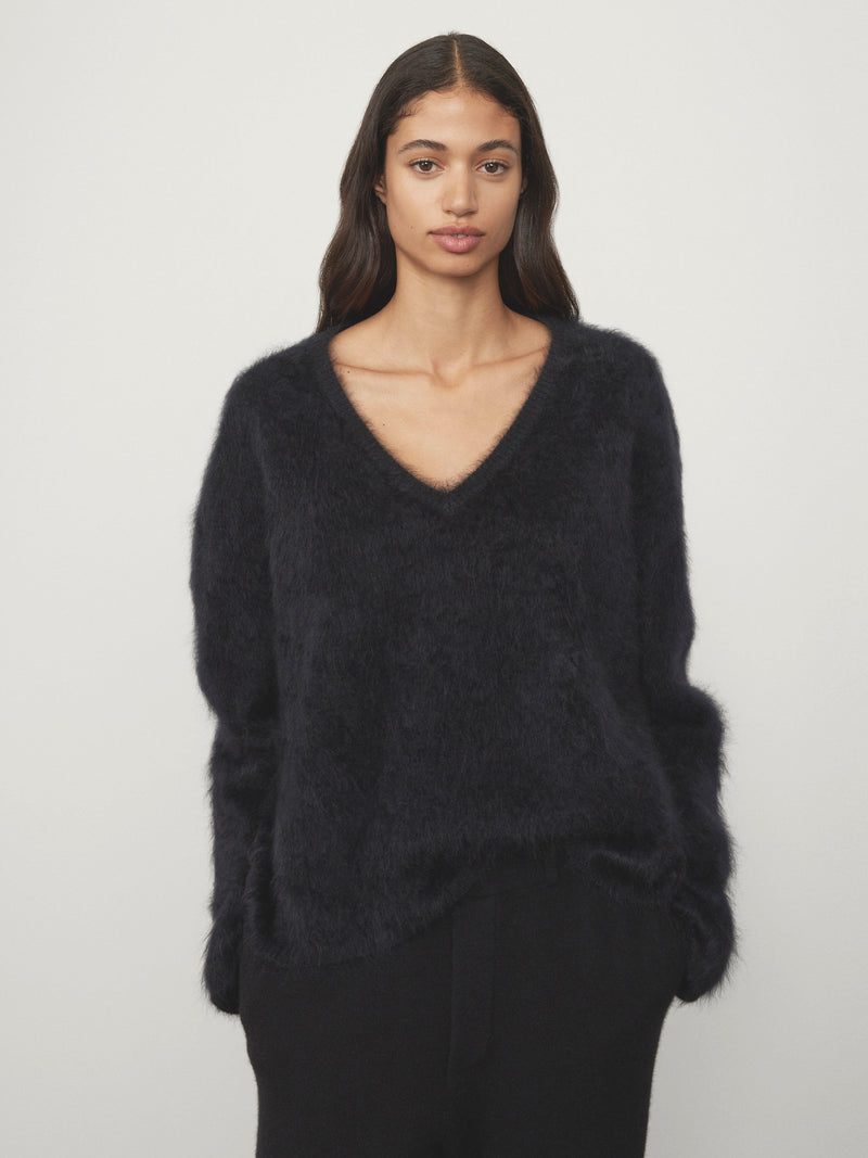 Margareta brushed cashmere V neck sweater, black