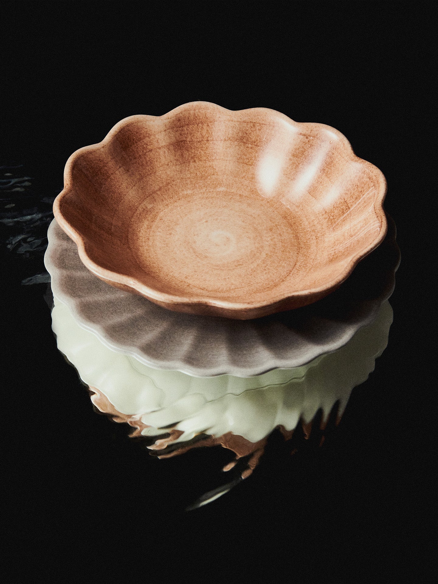 Oyster small oval bowl, cinnamon brown (18cm)