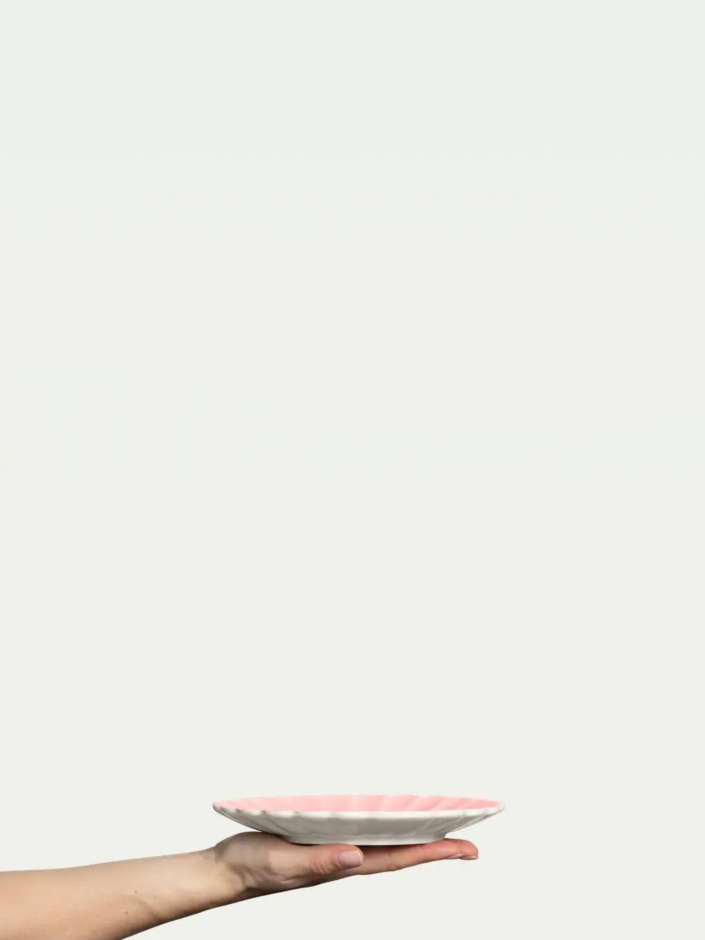 Oyster small plate, light pink