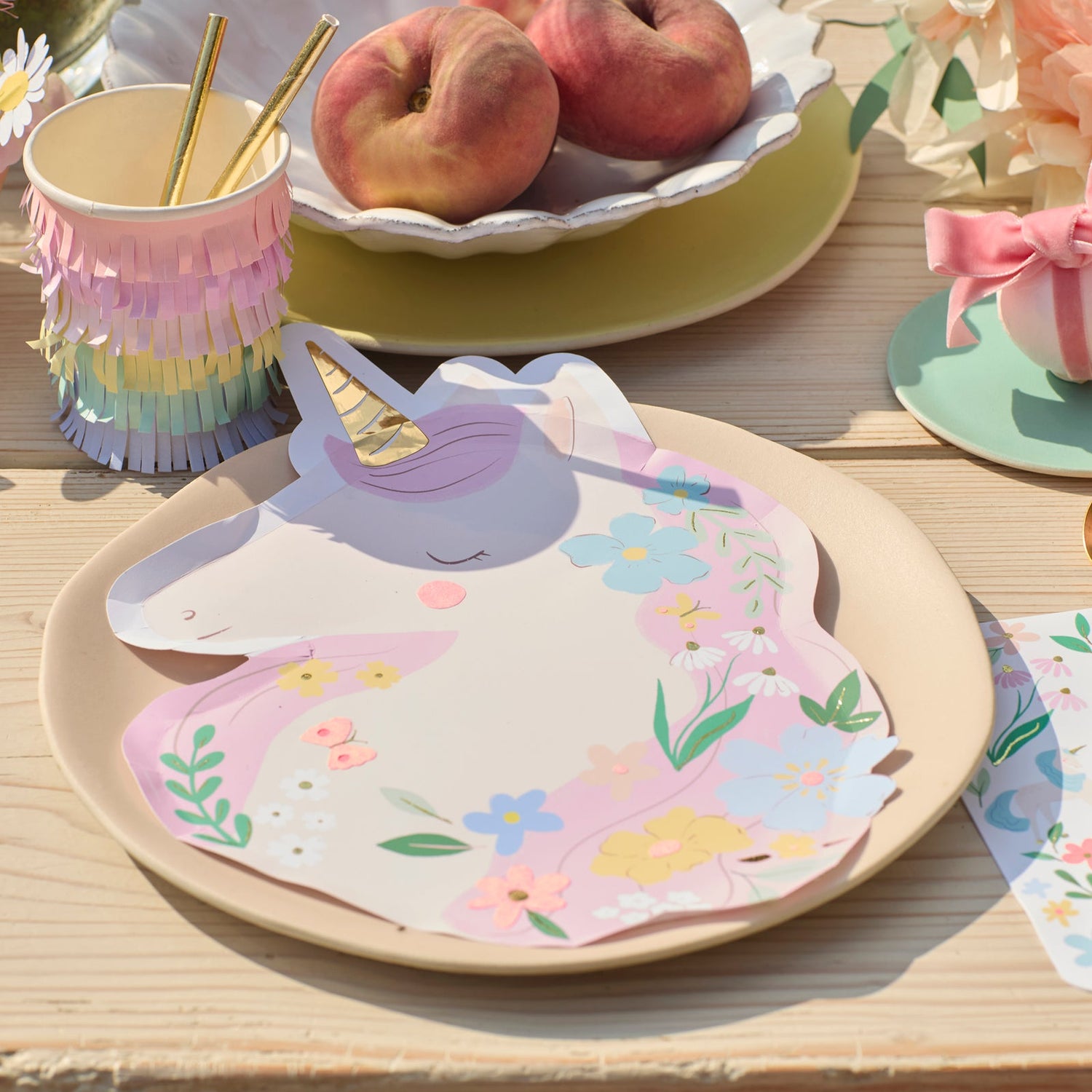 Meadow unicorns shaped plates