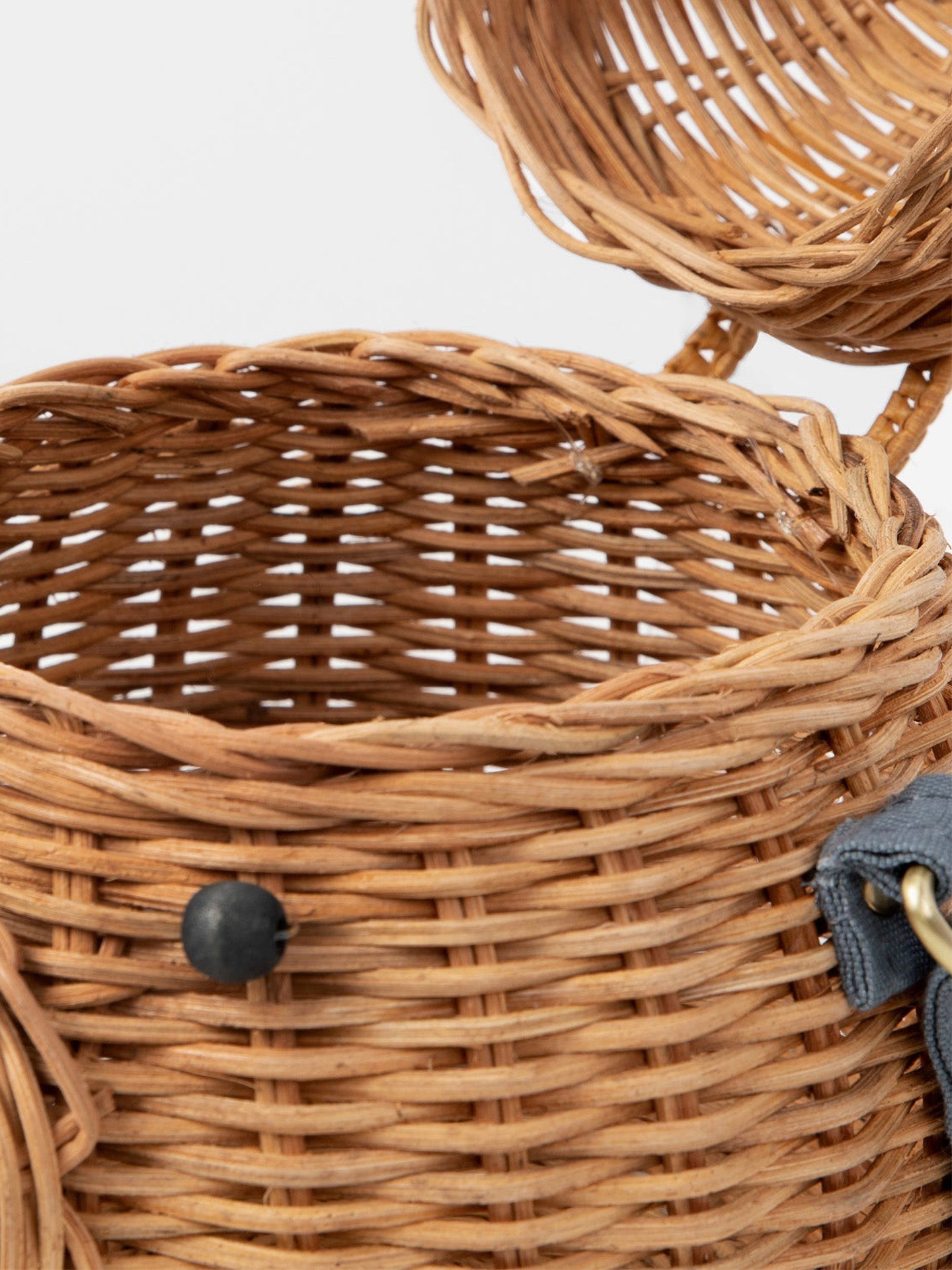 Bear rattan bag