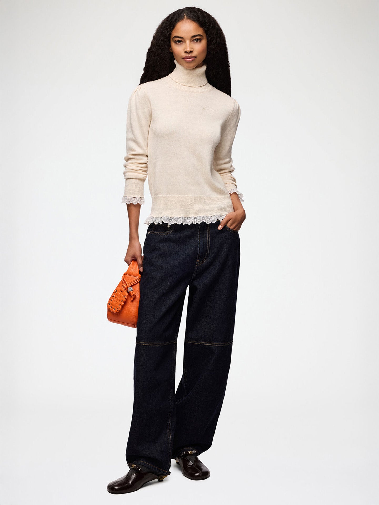 Merino Turtleneck w/lace details, egret