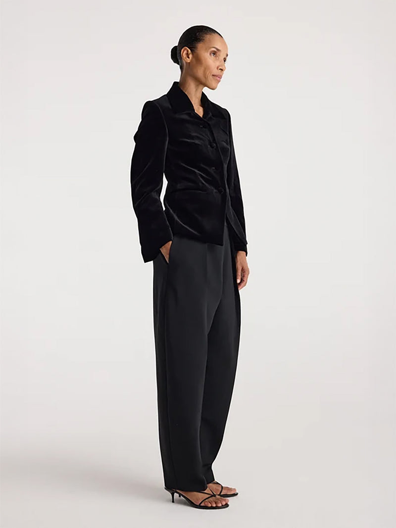 Classic fitted velvet blazer, black