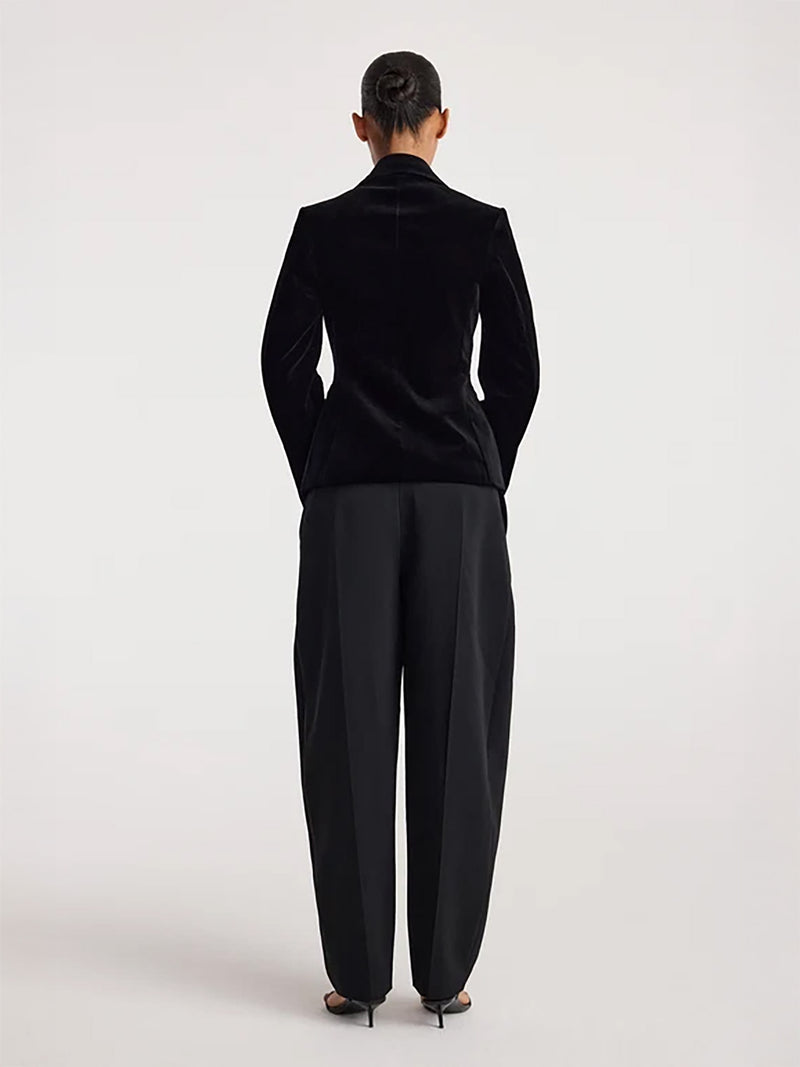 Classic fitted velvet blazer, black
