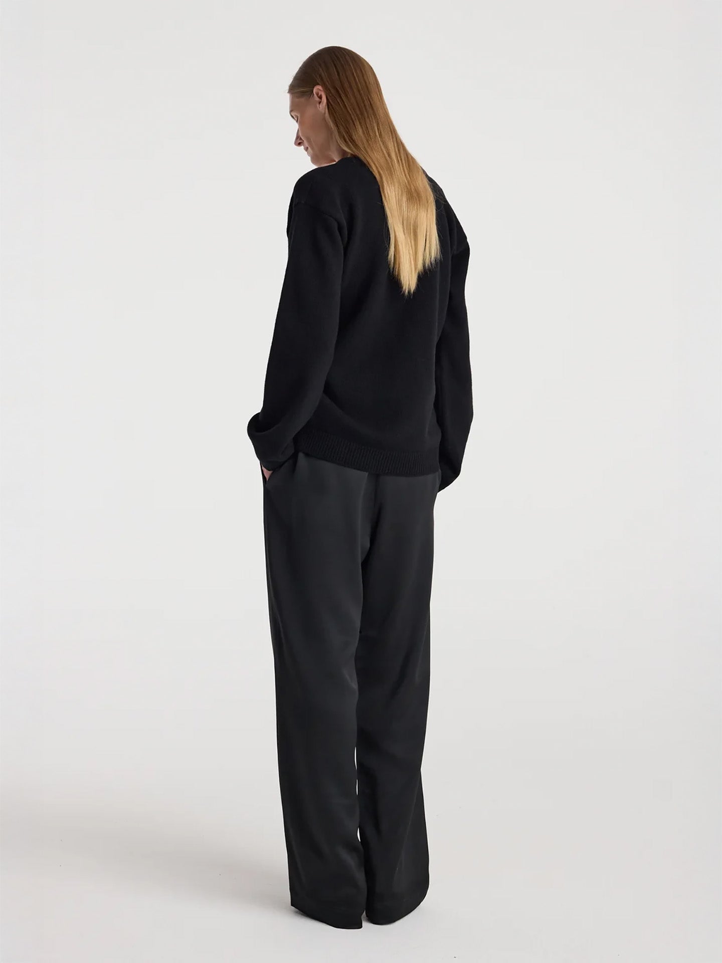 Off-shoulder wrap cardigan, black