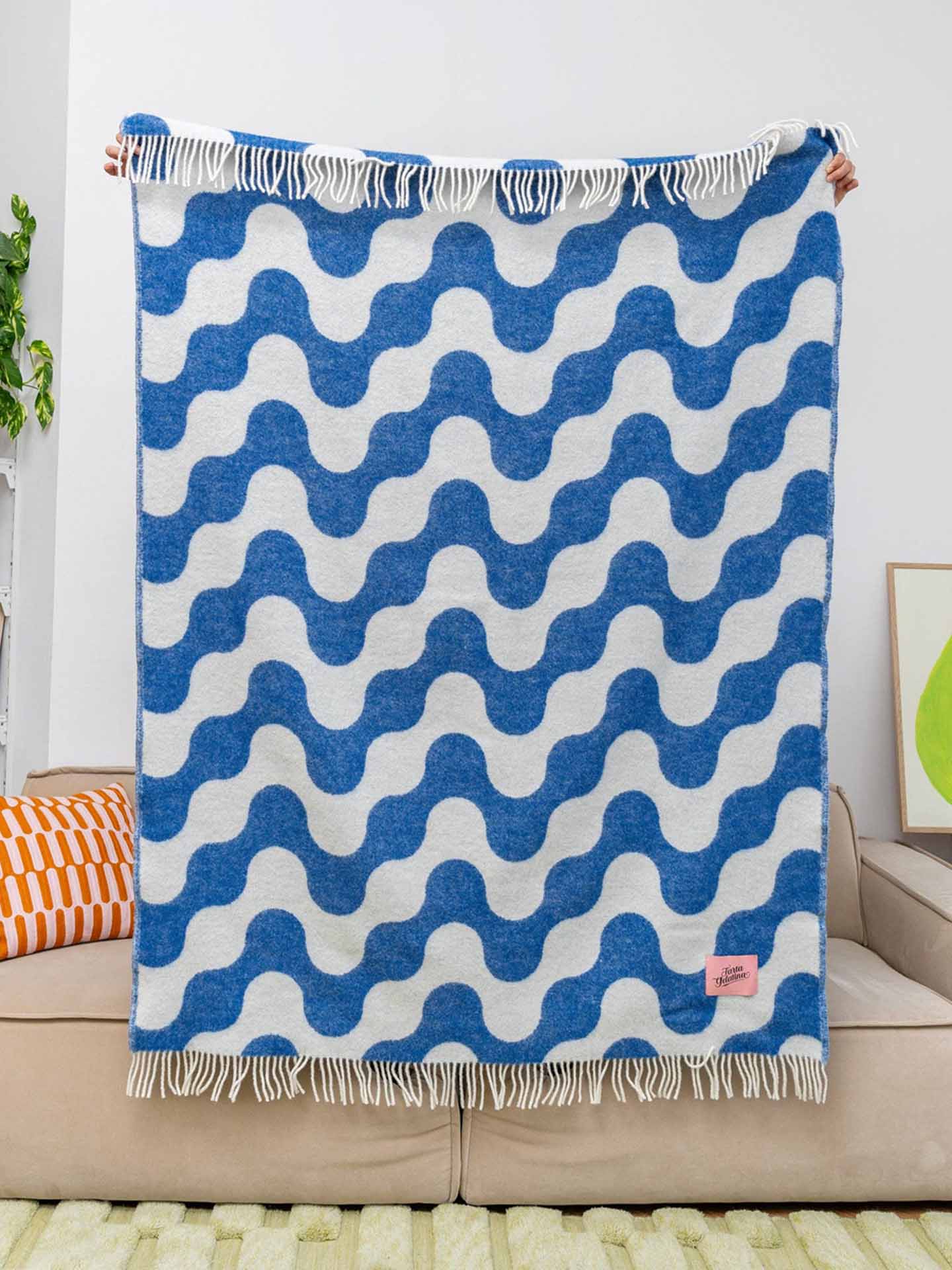 Medusa blanket, blue