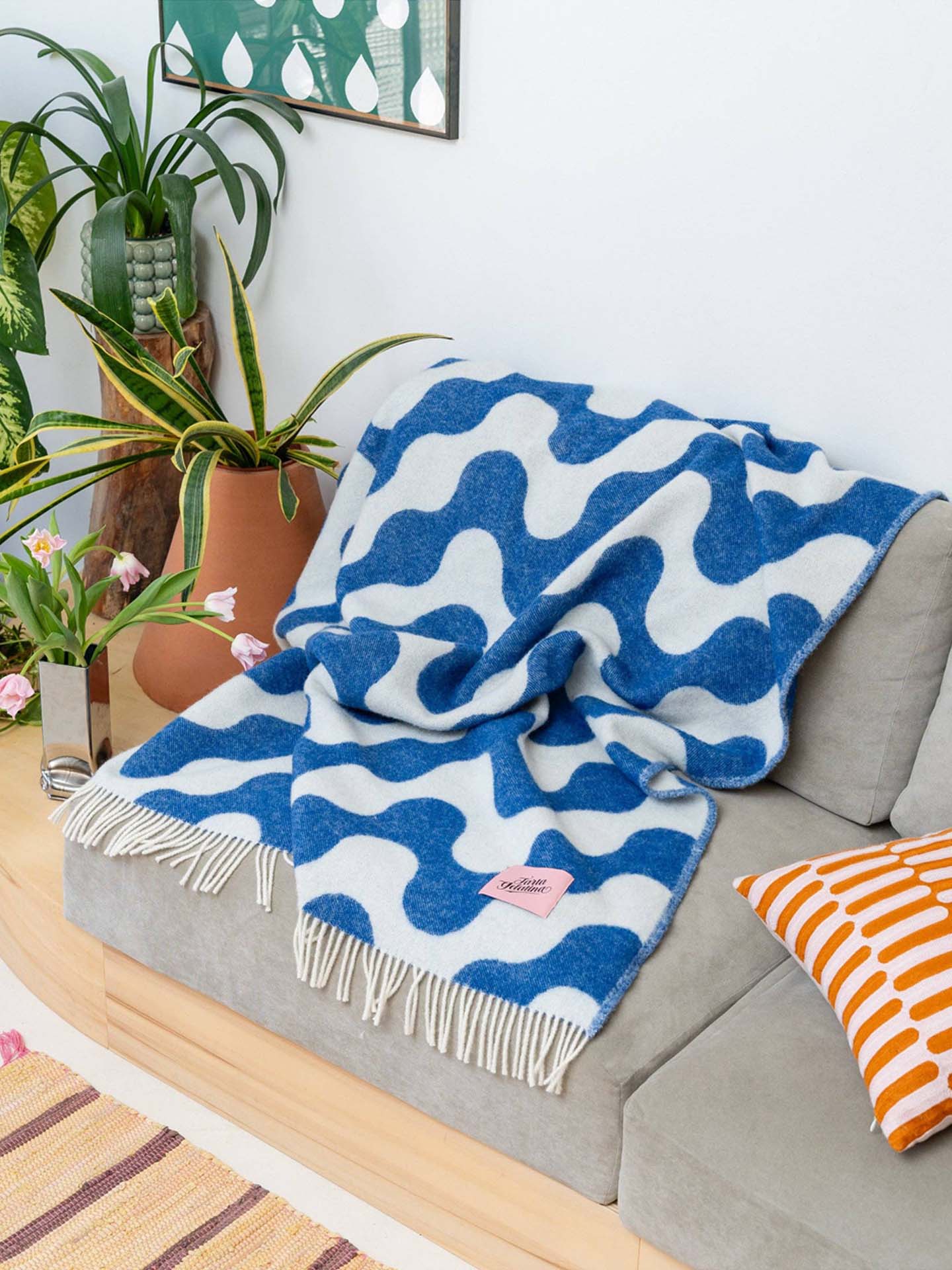 Medusa blanket, blue