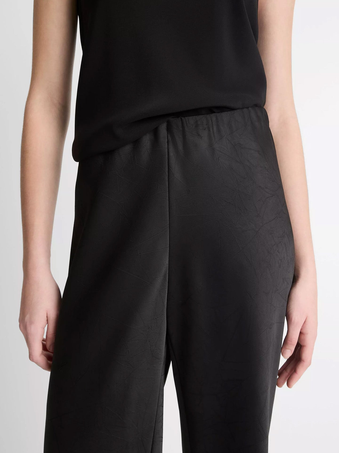 Colette high waits fluid satin bias pant, black