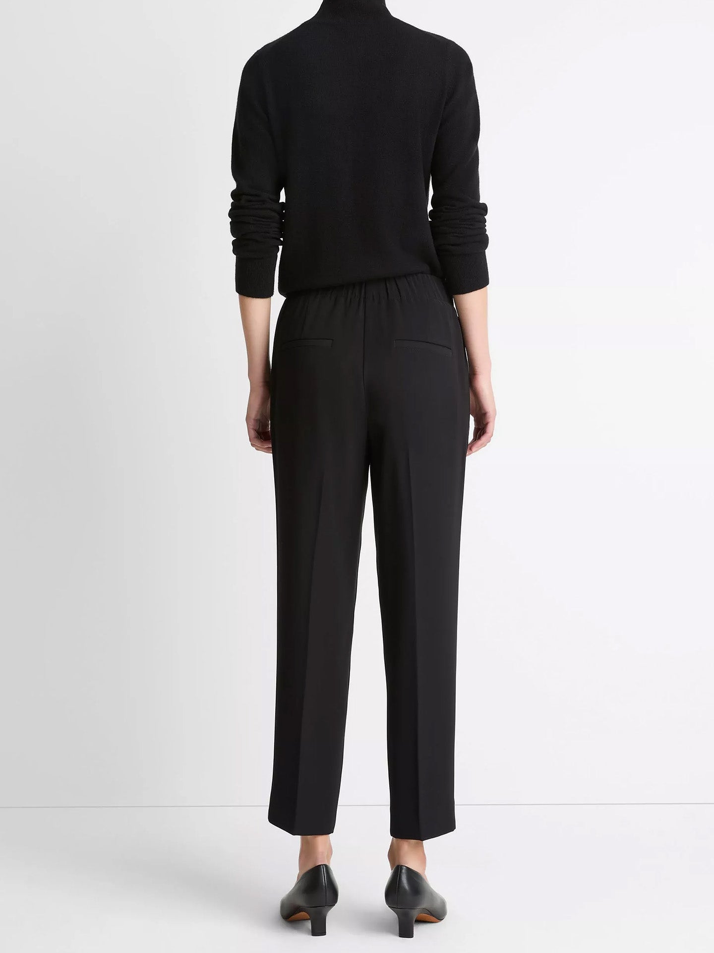 Mid rise tapered pull on pant, black