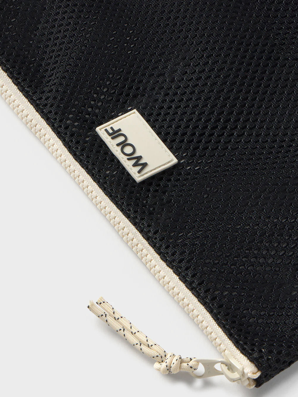 Onyx pouch