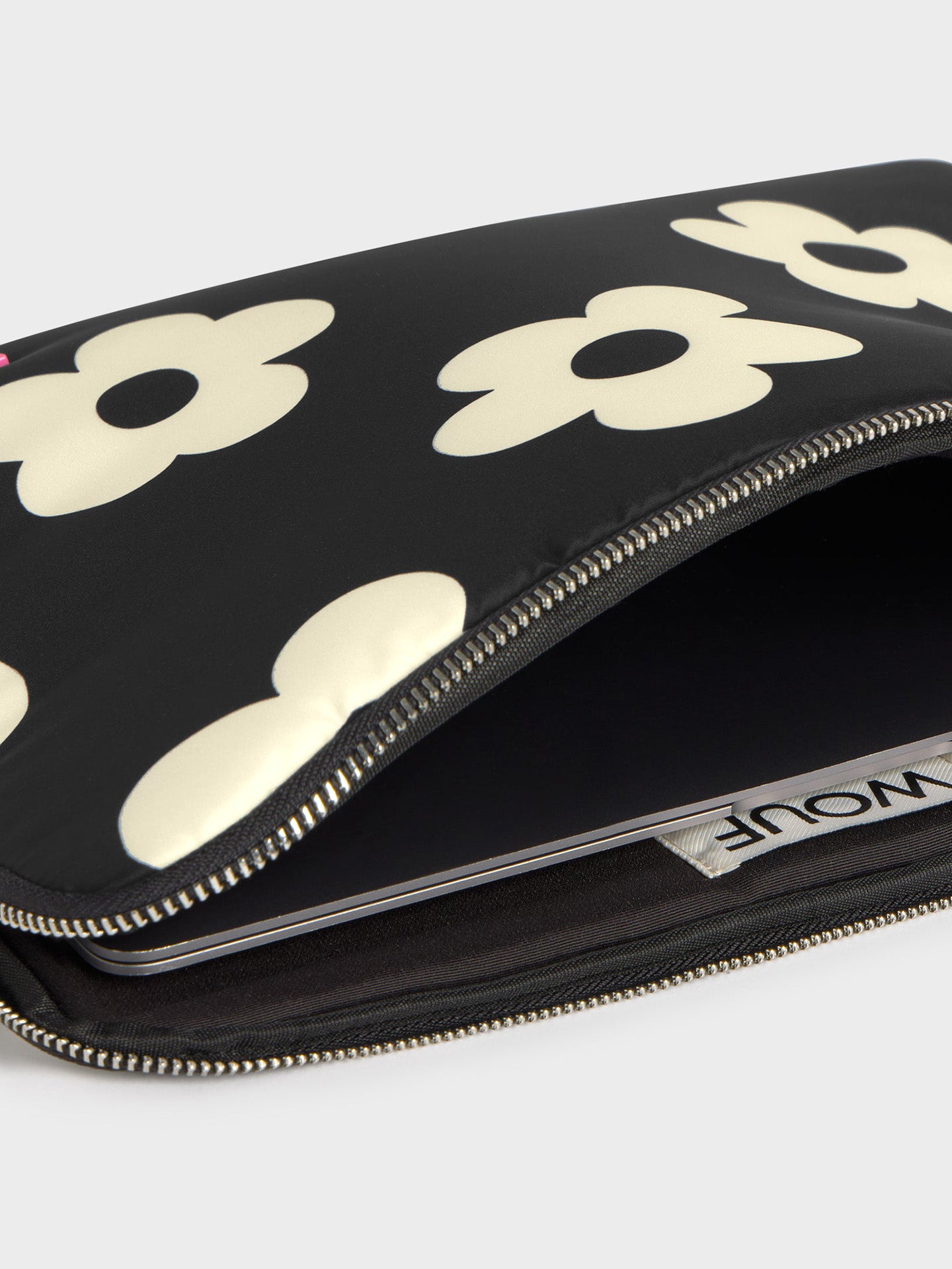 Night Daisy laptop sleeve (13