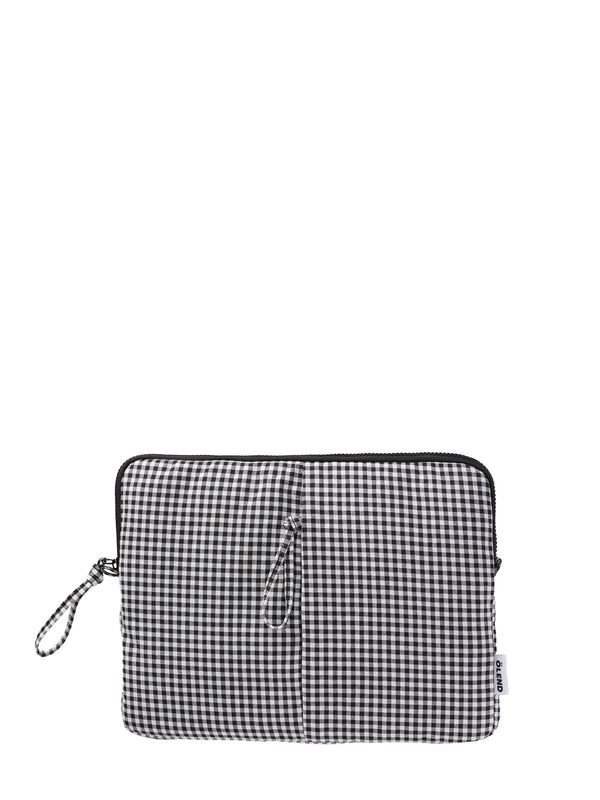 A black and white gingham patterned laptop sleeve with a black top zipper, a gingham patterned wristlet strap on the left, a gingham patterned wristlet strap on the vertical seam at the middle and a small fabric tag with black 'ÖLEND' text on white on the right side, shown against a plain white background.