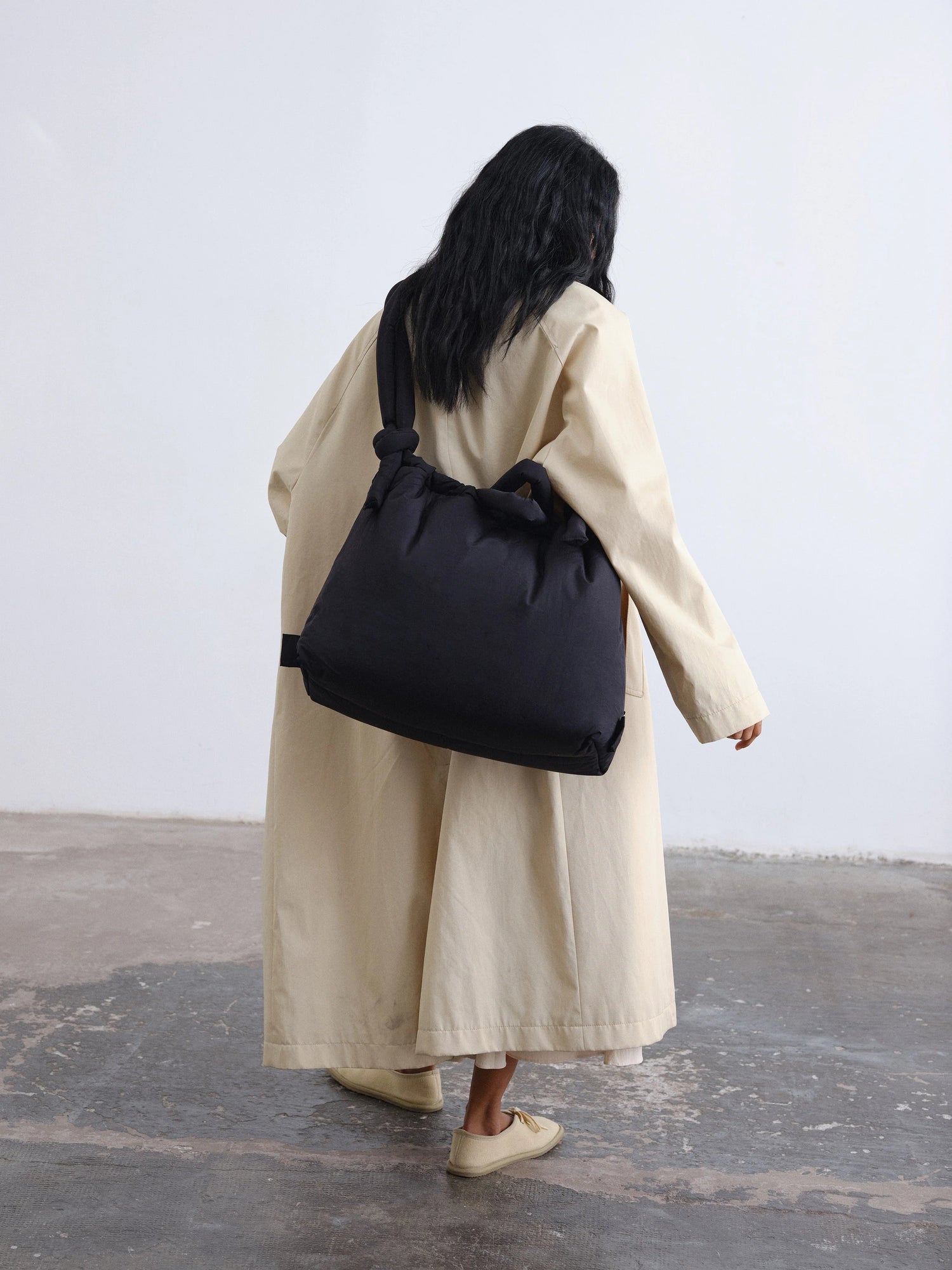 Large ona soft bag, black