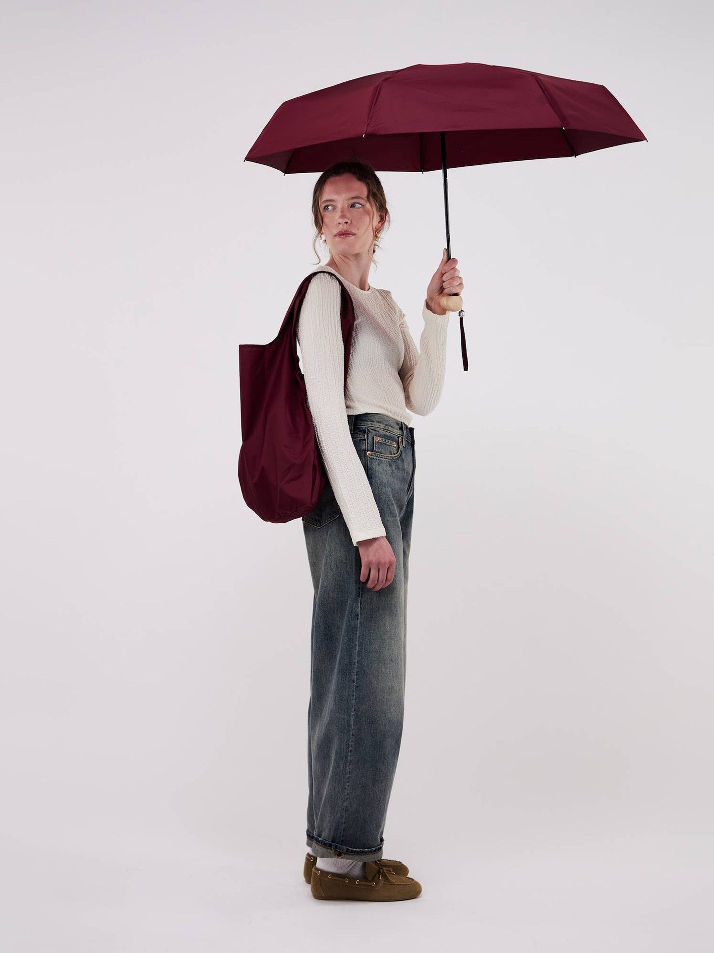 Cherry red foldable light shopper, dark red