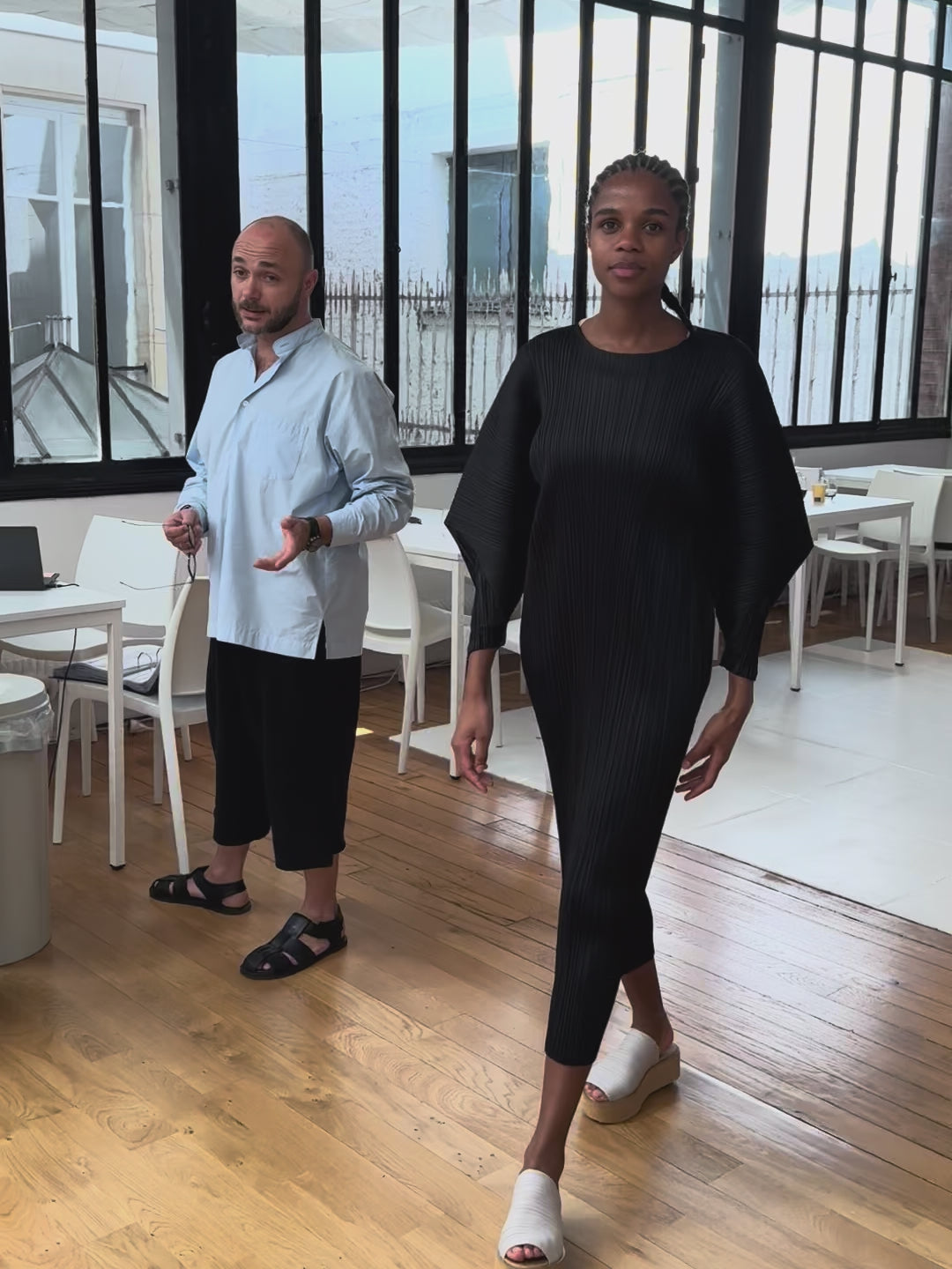 Skyline pleated dress, black