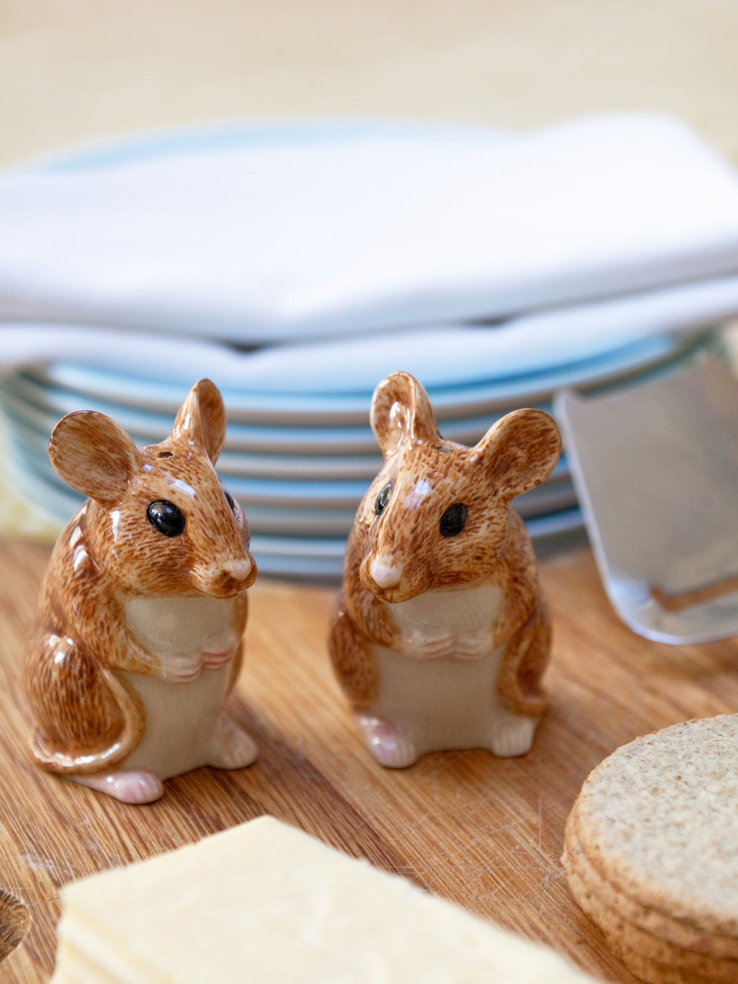 Wood mouses salt & pepper shaker set