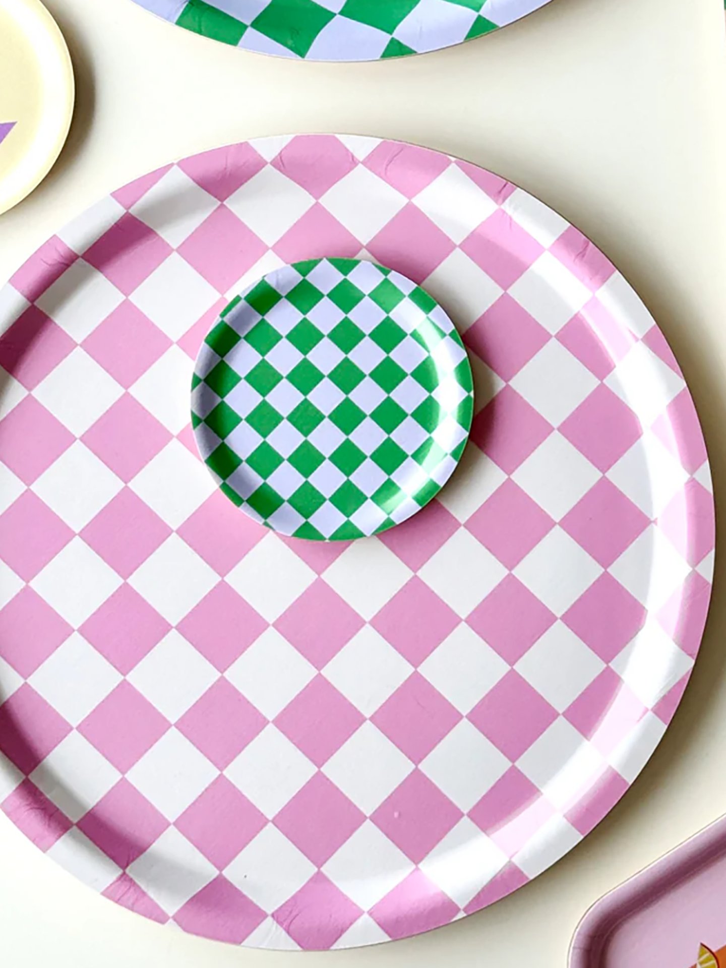 Rasberry / Cream CHECKER Round Serving Tray (31 cm)