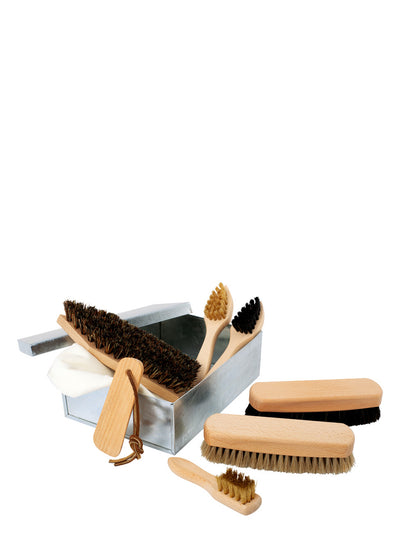 Standard shoe care set, 9 pieces in a metal box