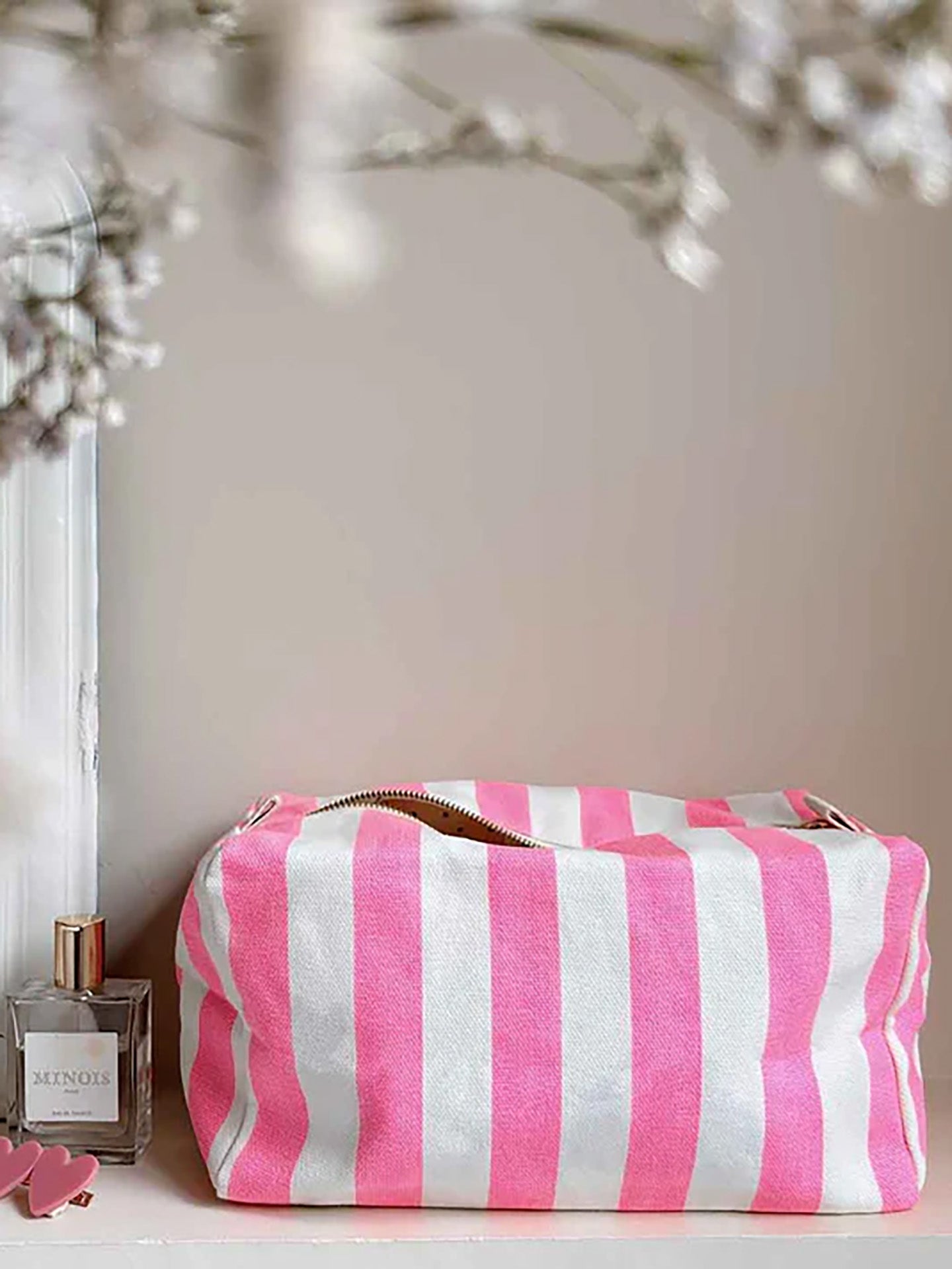 Toilet bag vic print stripes, ecru/neon pink