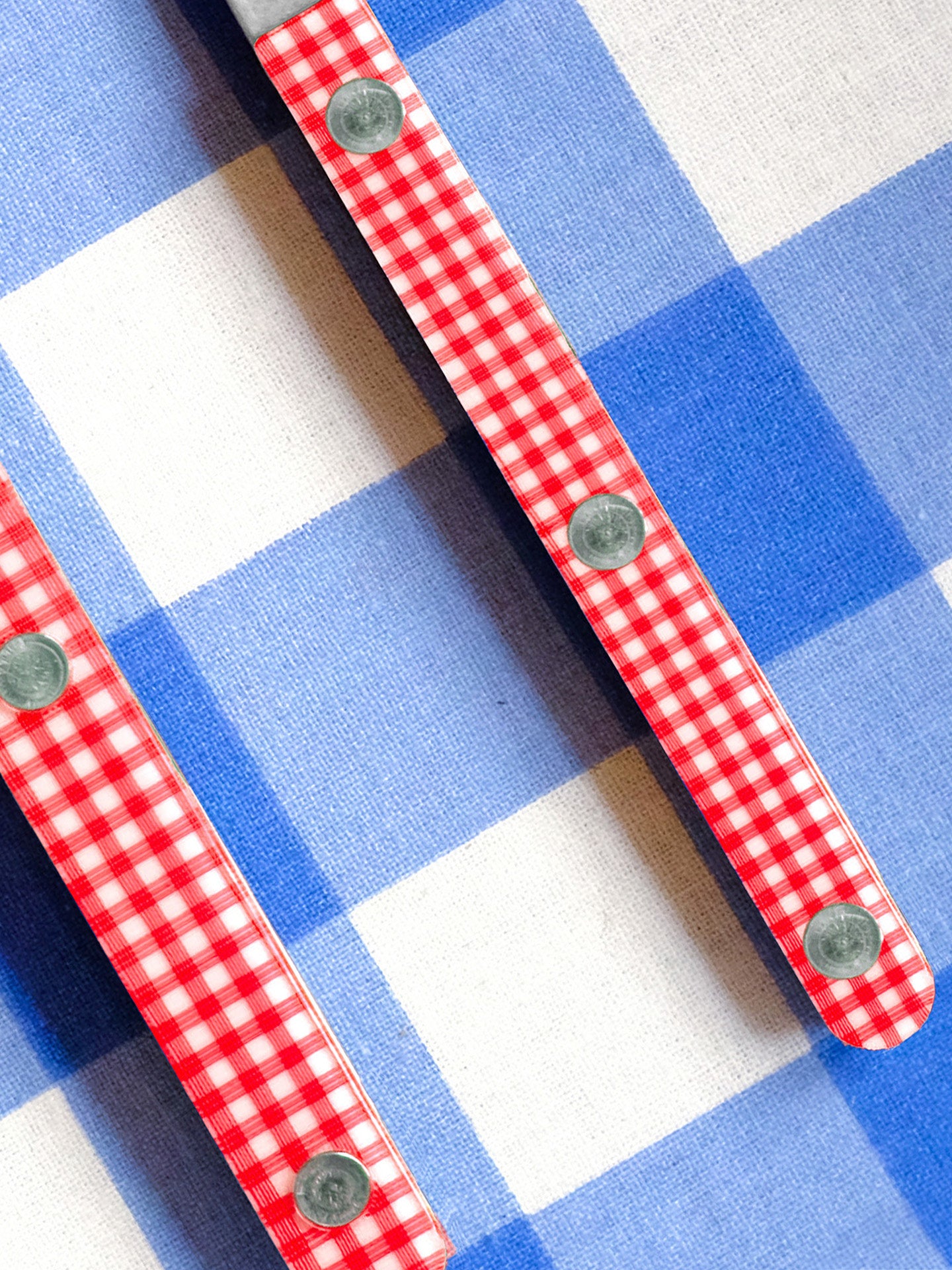 Bistrot gingham spreader, blue or red