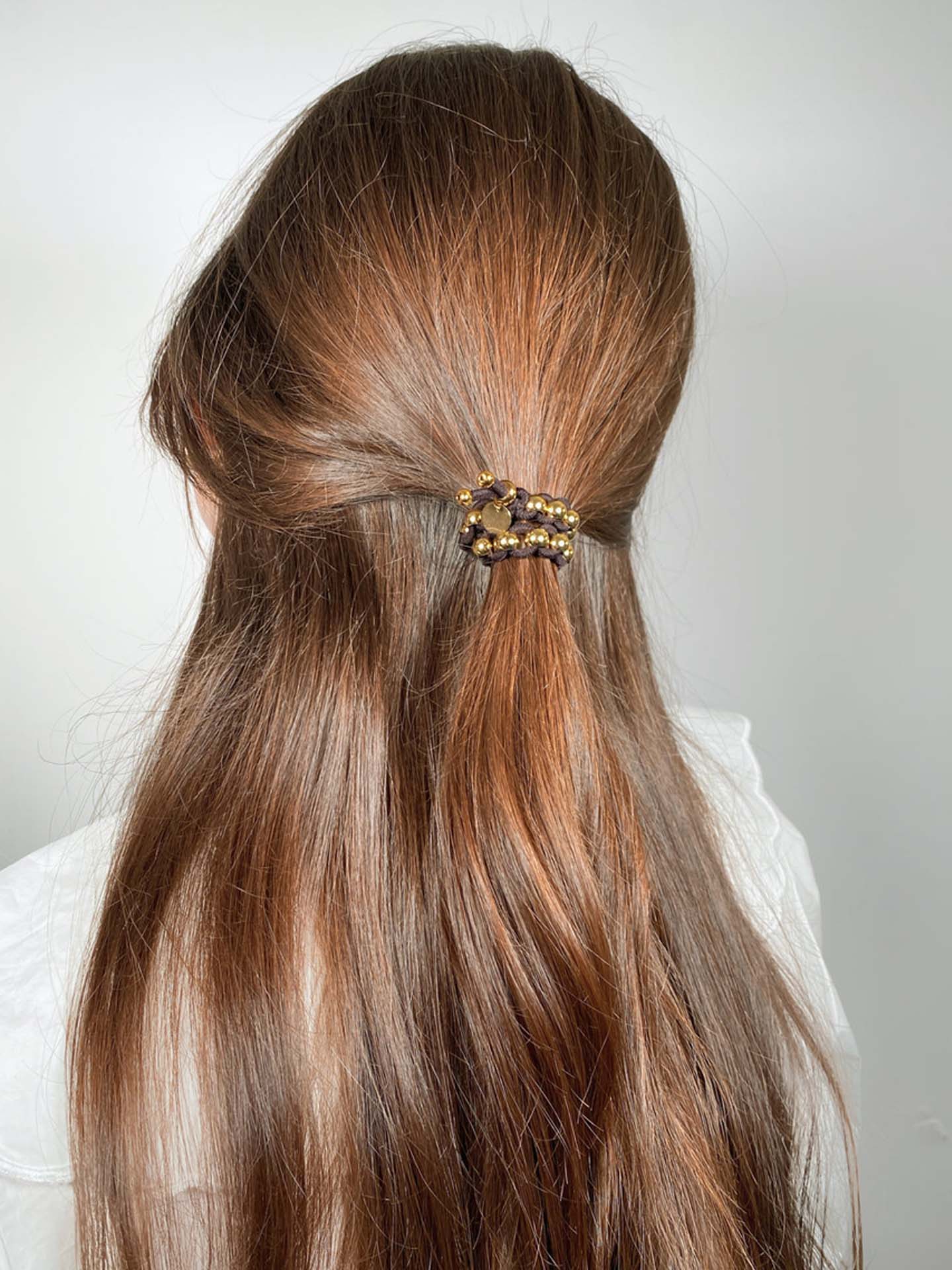 Coloured elastic and gold pearls, navy or black