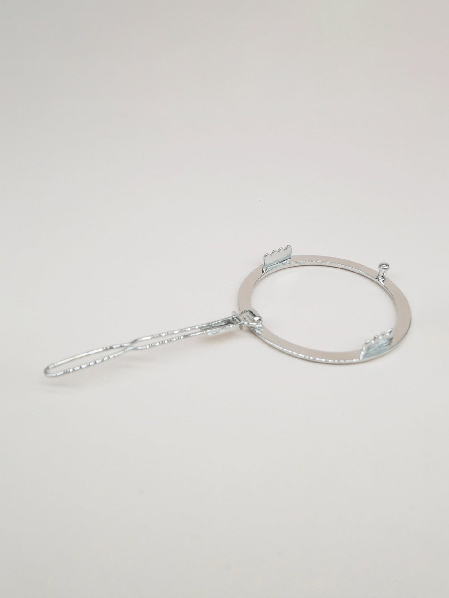 Alice round hair clip (5 cm), gold or silver