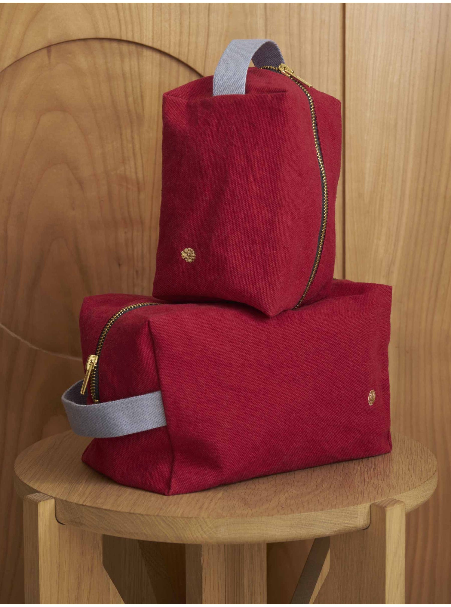 Cherry red cube pouch, medium