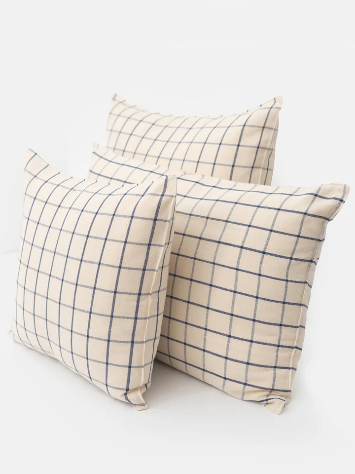 Cushion cover, blue checkered off white (50 x 50 cm)