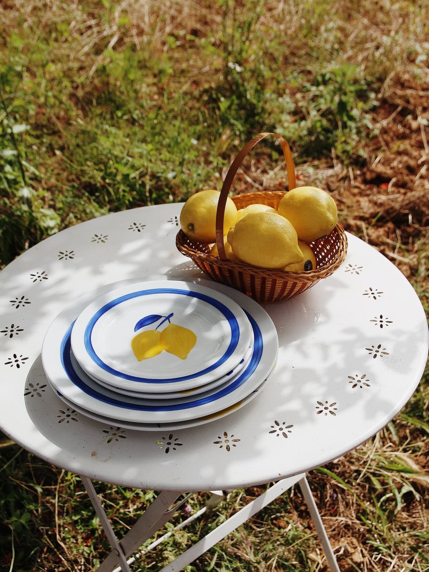 Lemons dessert plate, blue