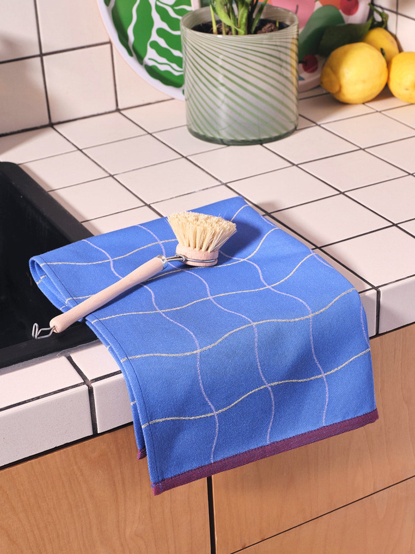 Wave grid tea towel, blue