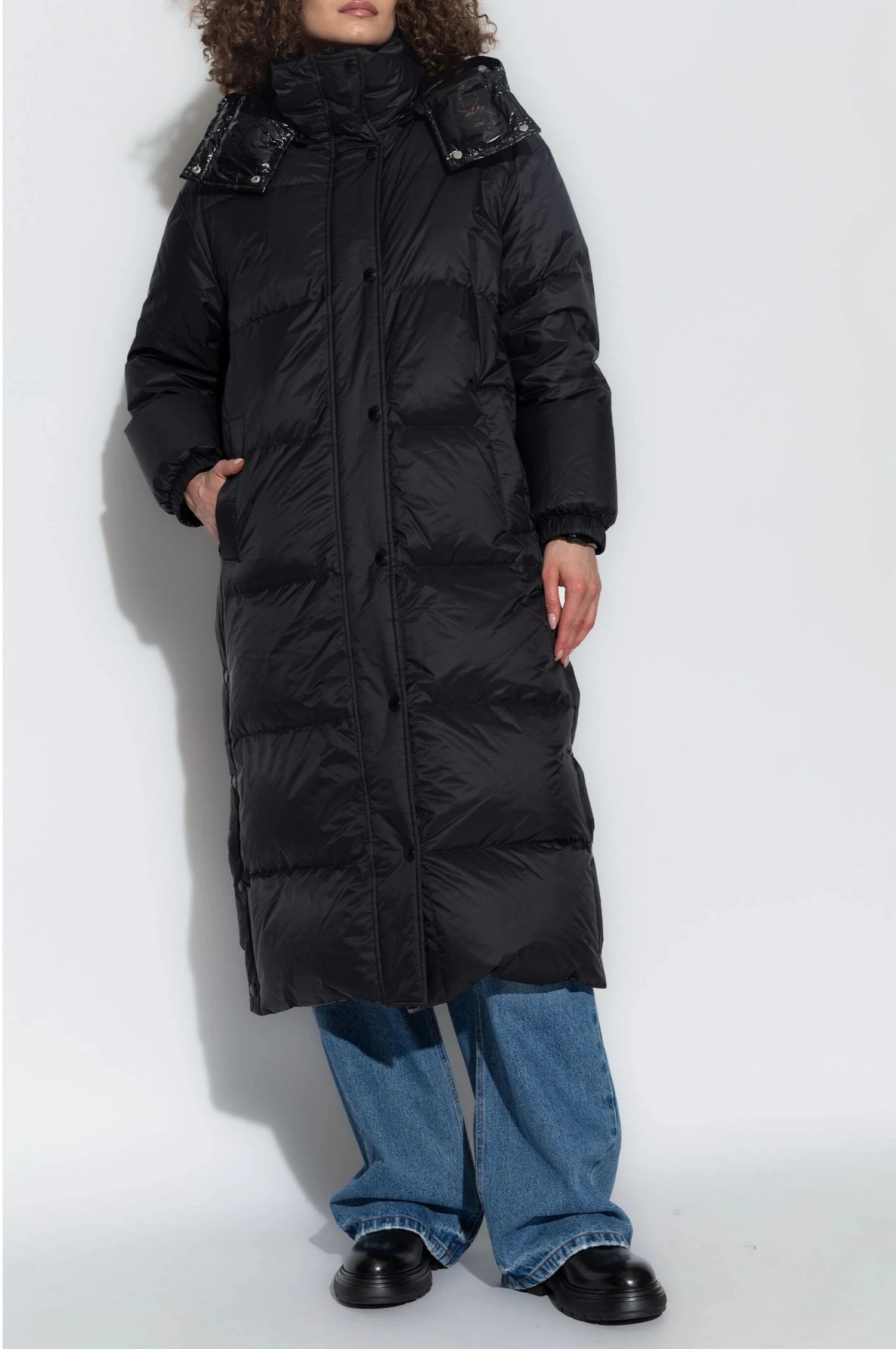 Reversible long mat/glossy down coat technical fabric, black