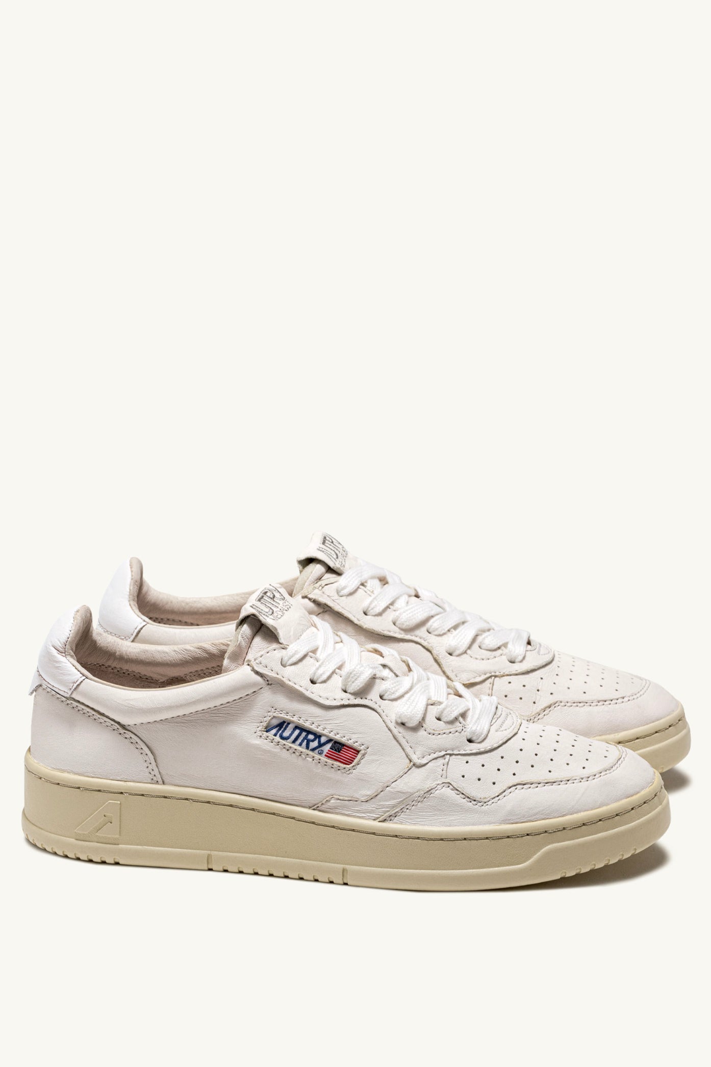 Medalist low-top leather sneakers, white
