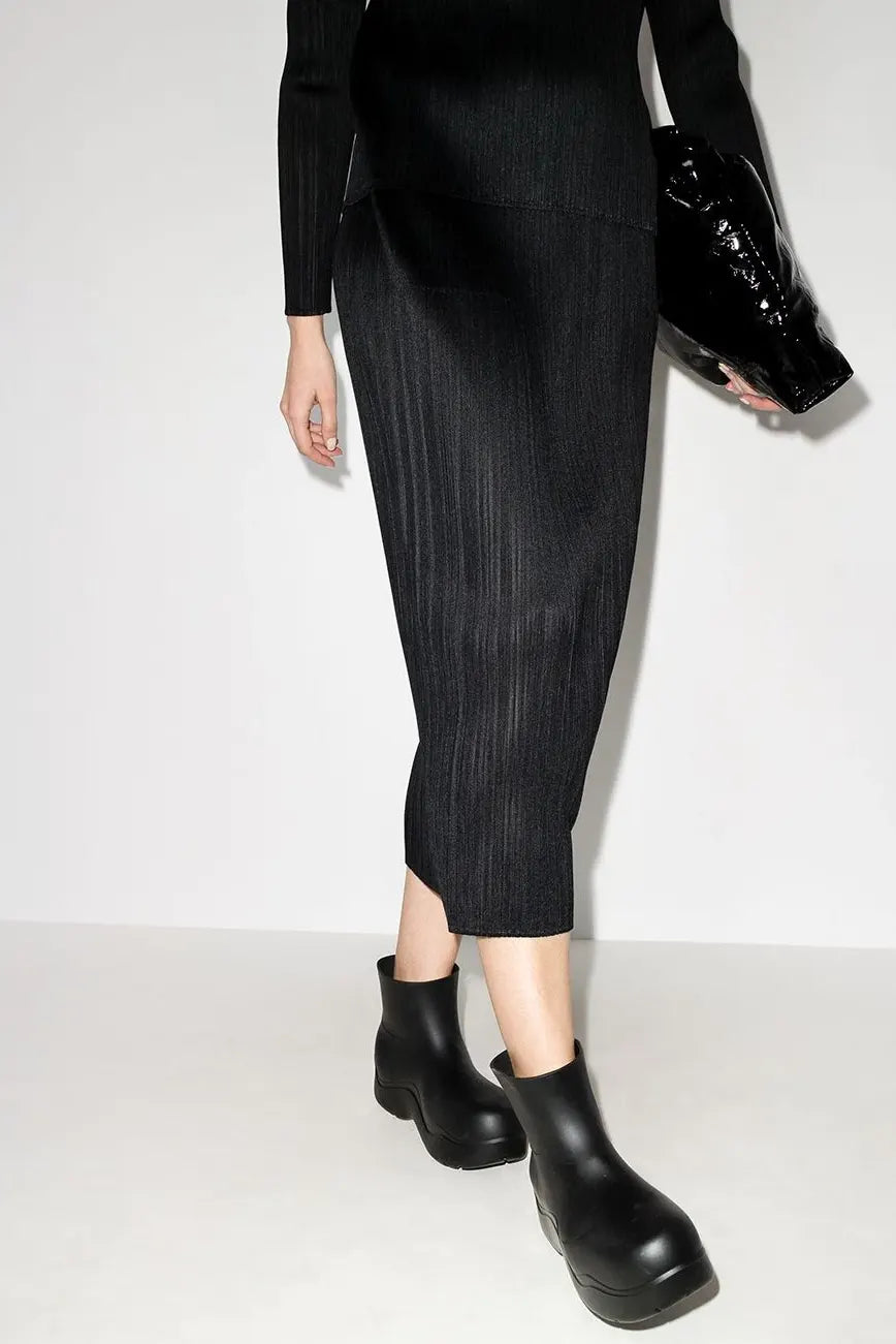 Pleated midi skirt, black