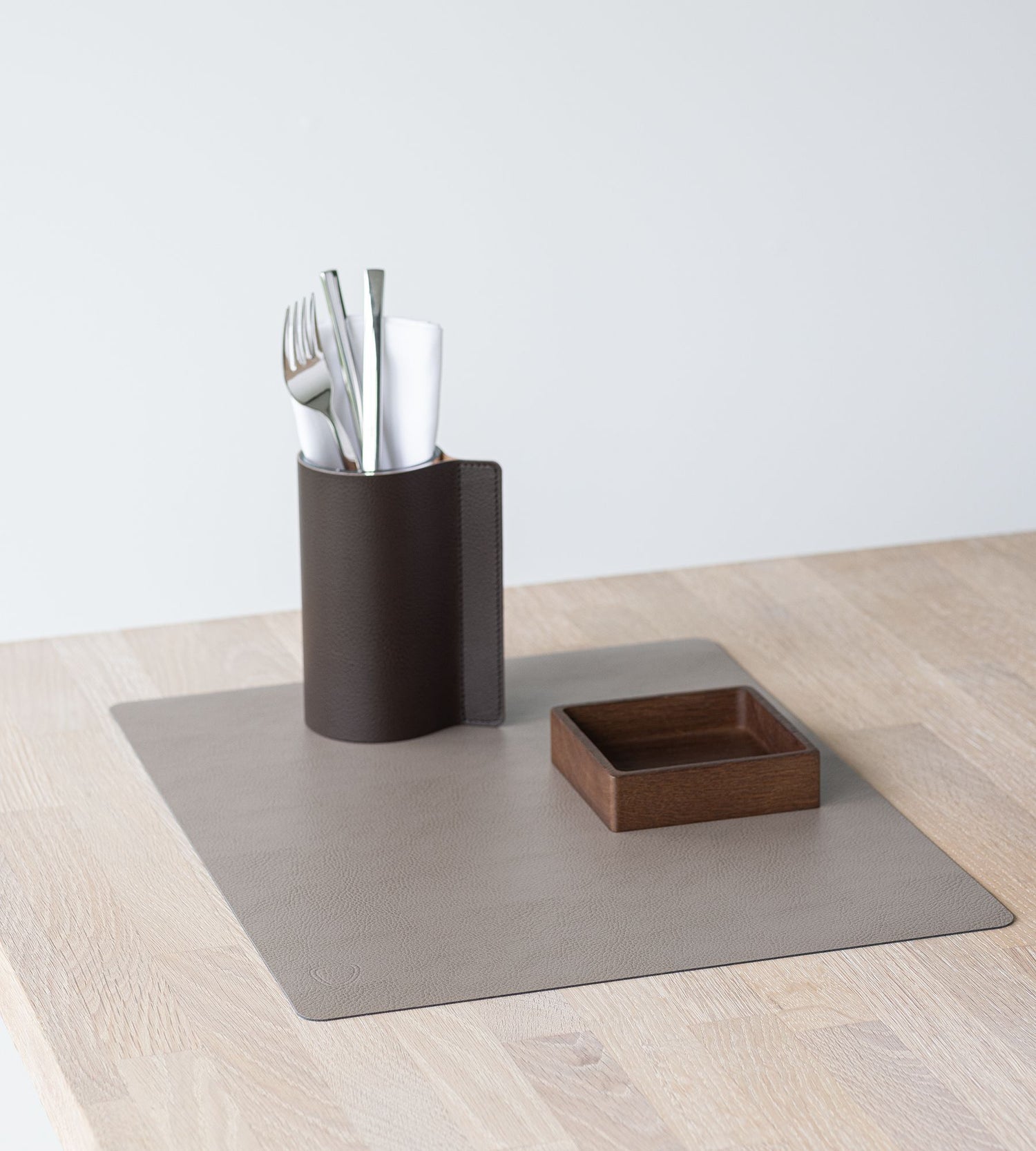 Leather Table Mat Square, light grey